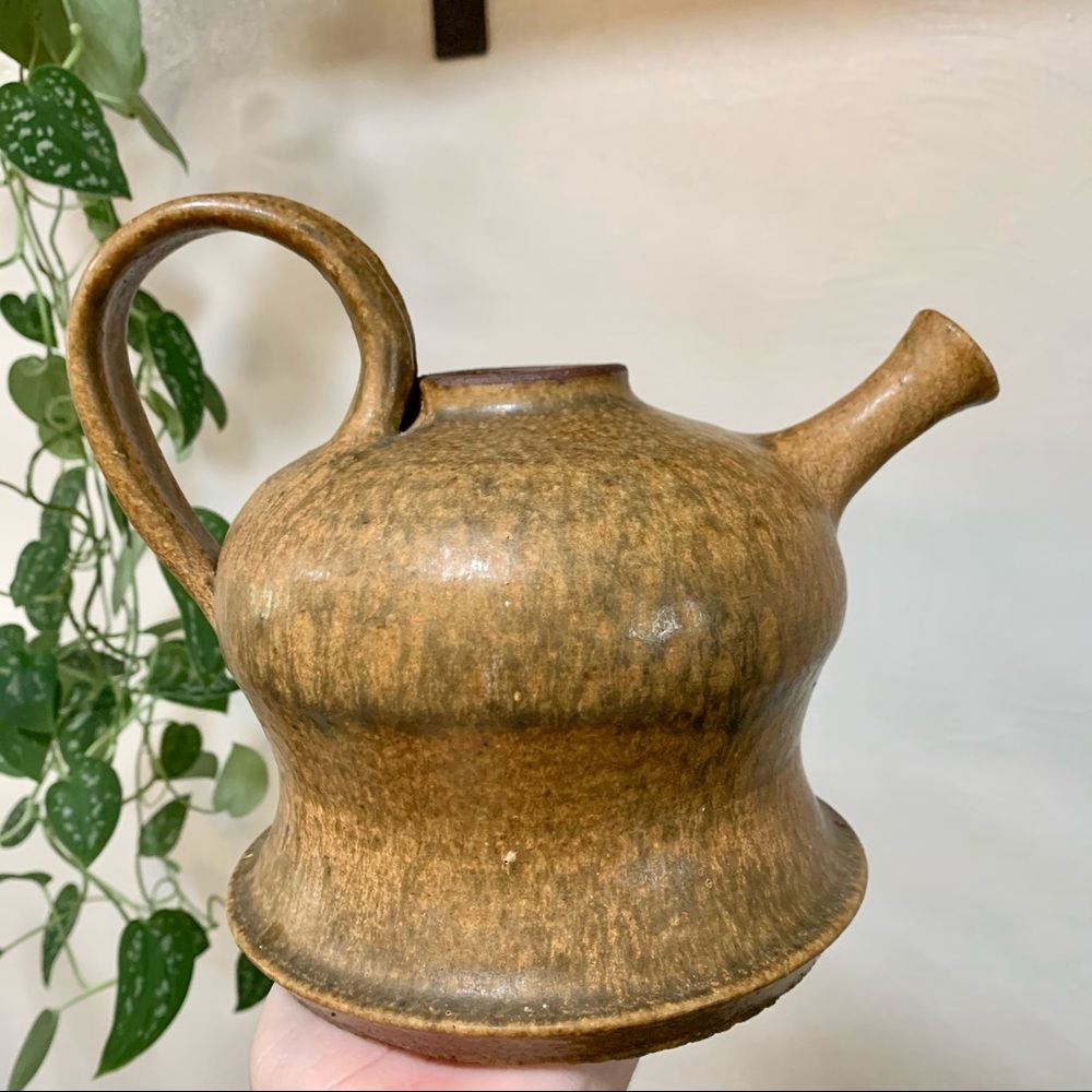 Decorative pottery piece